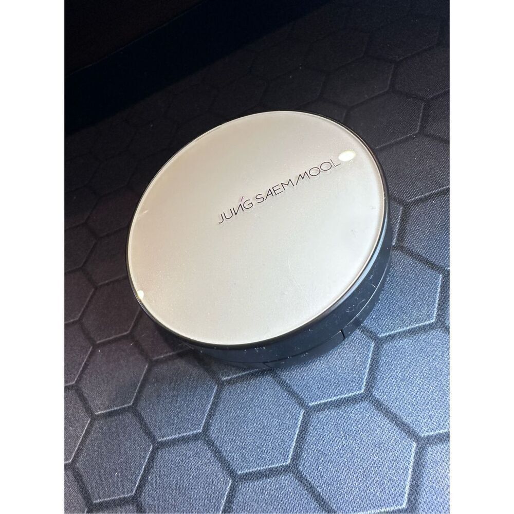 JUNG SAEM MOOL Essential Skin Nuder Cushion 10W Shell
